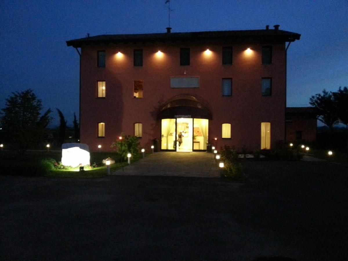 Hotel La Vecchia Reggio Reggio Emilia Kültér fotó