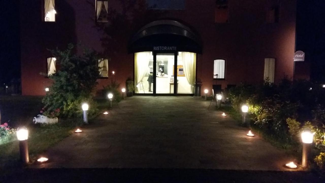 Hotel La Vecchia Reggio Reggio Emilia Kültér fotó