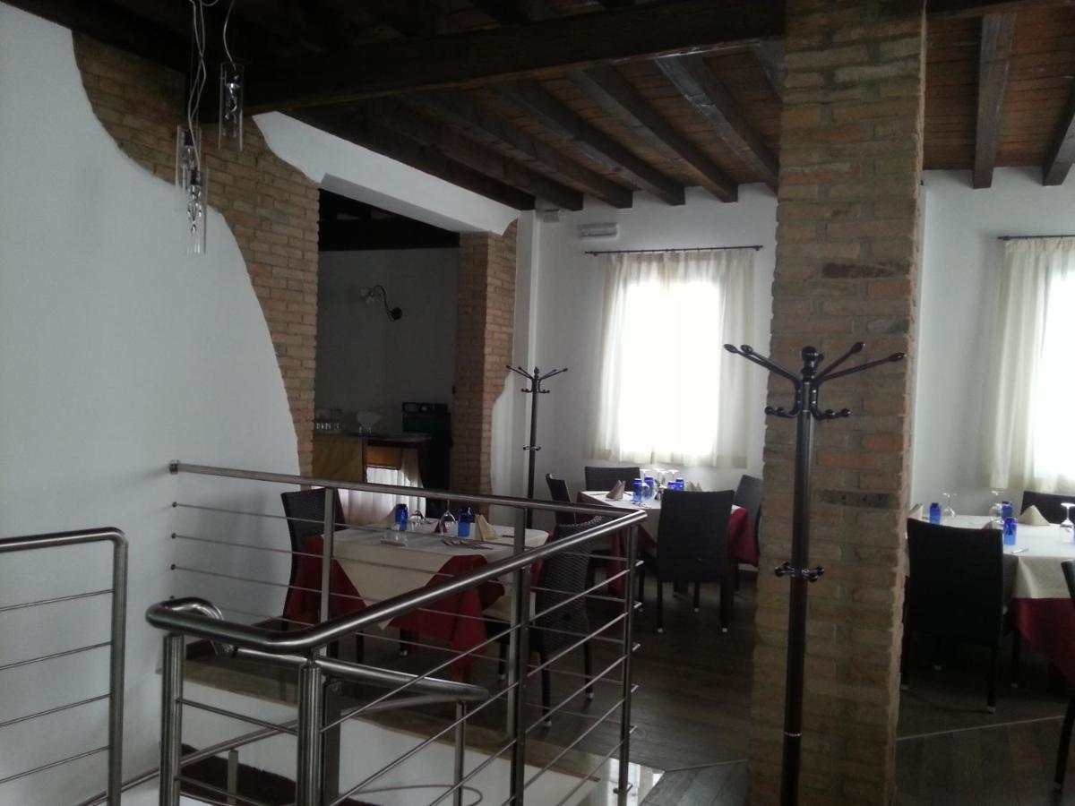 Hotel La Vecchia Reggio Reggio Emilia Kültér fotó