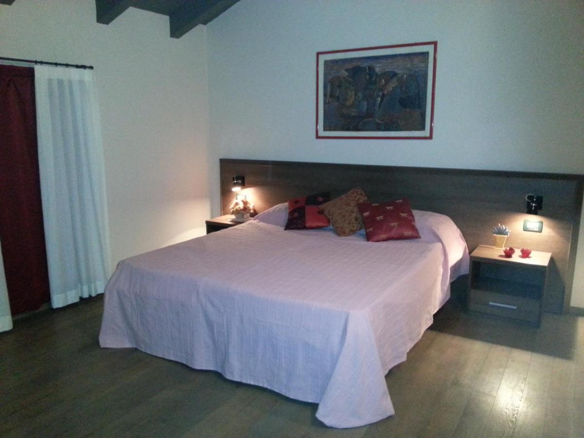 Hotel La Vecchia Reggio Reggio Emilia Kültér fotó