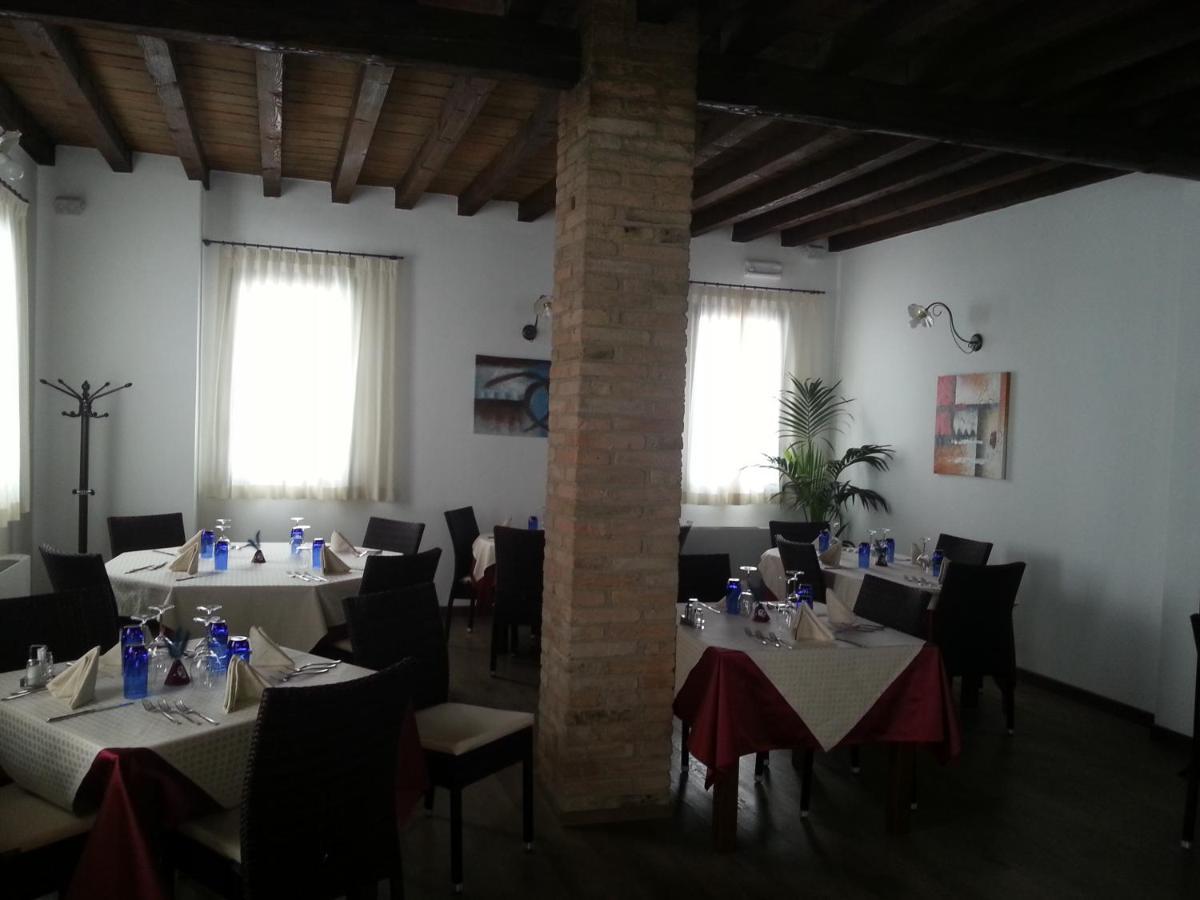 Hotel La Vecchia Reggio Reggio Emilia Kültér fotó