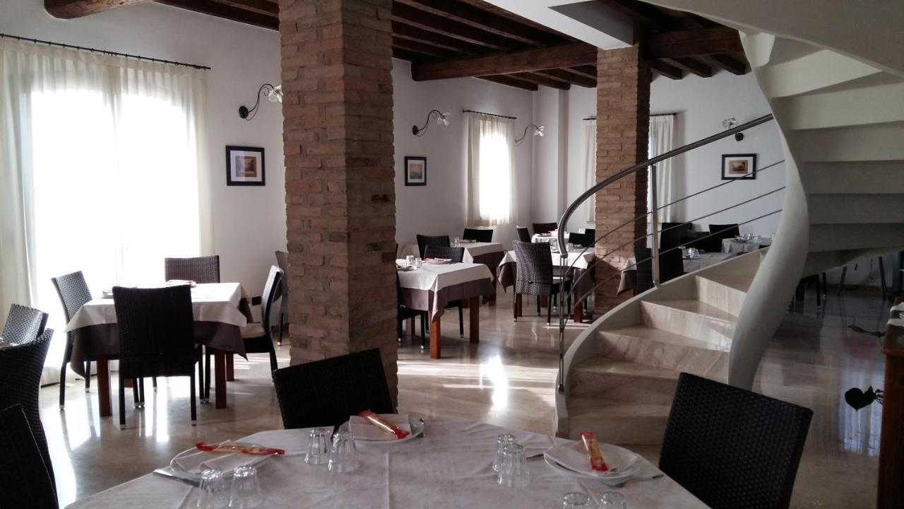 Hotel La Vecchia Reggio Reggio Emilia Kültér fotó