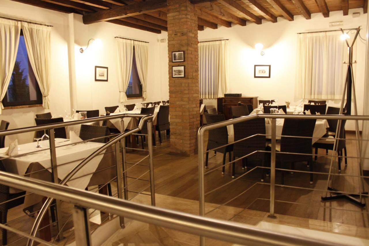 Hotel La Vecchia Reggio Reggio Emilia Kültér fotó