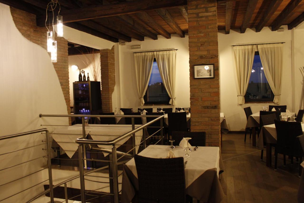Hotel La Vecchia Reggio Reggio Emilia Kültér fotó